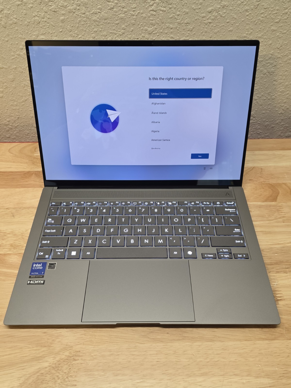 ASUS Zenbook S 14” 3K OLED Touch 120Hz Core Ultra 7 32GB 1TB Copilot+