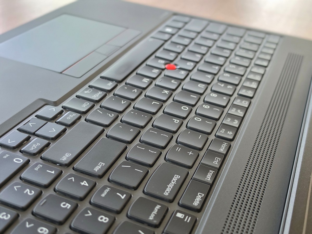 Lenovo ThinkPad P16v Gen 1 Laptop U7-13900H 16GB 1920×1200 NVIDIA RTX 2000 Ada