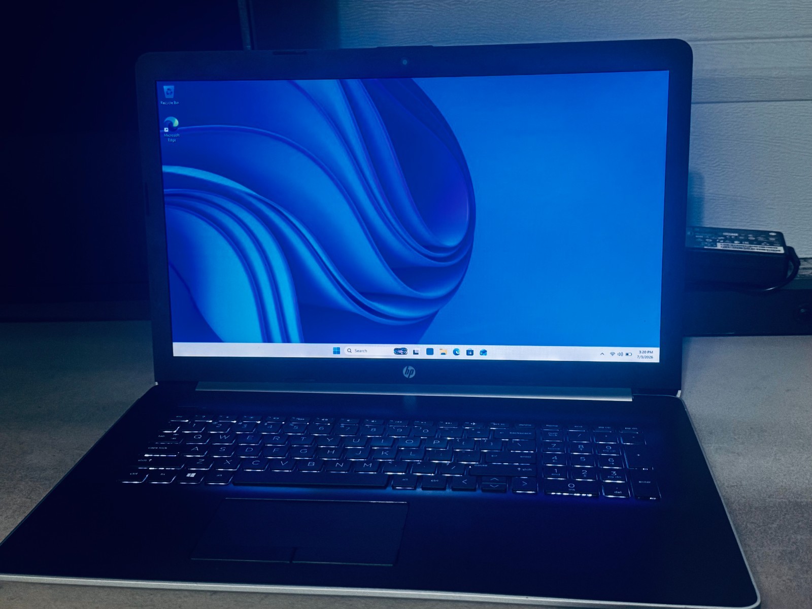 HP 17″ Laptop-Intel i7 7500U-8GB RAM-1TB HDD WIN 11-8GB RAM