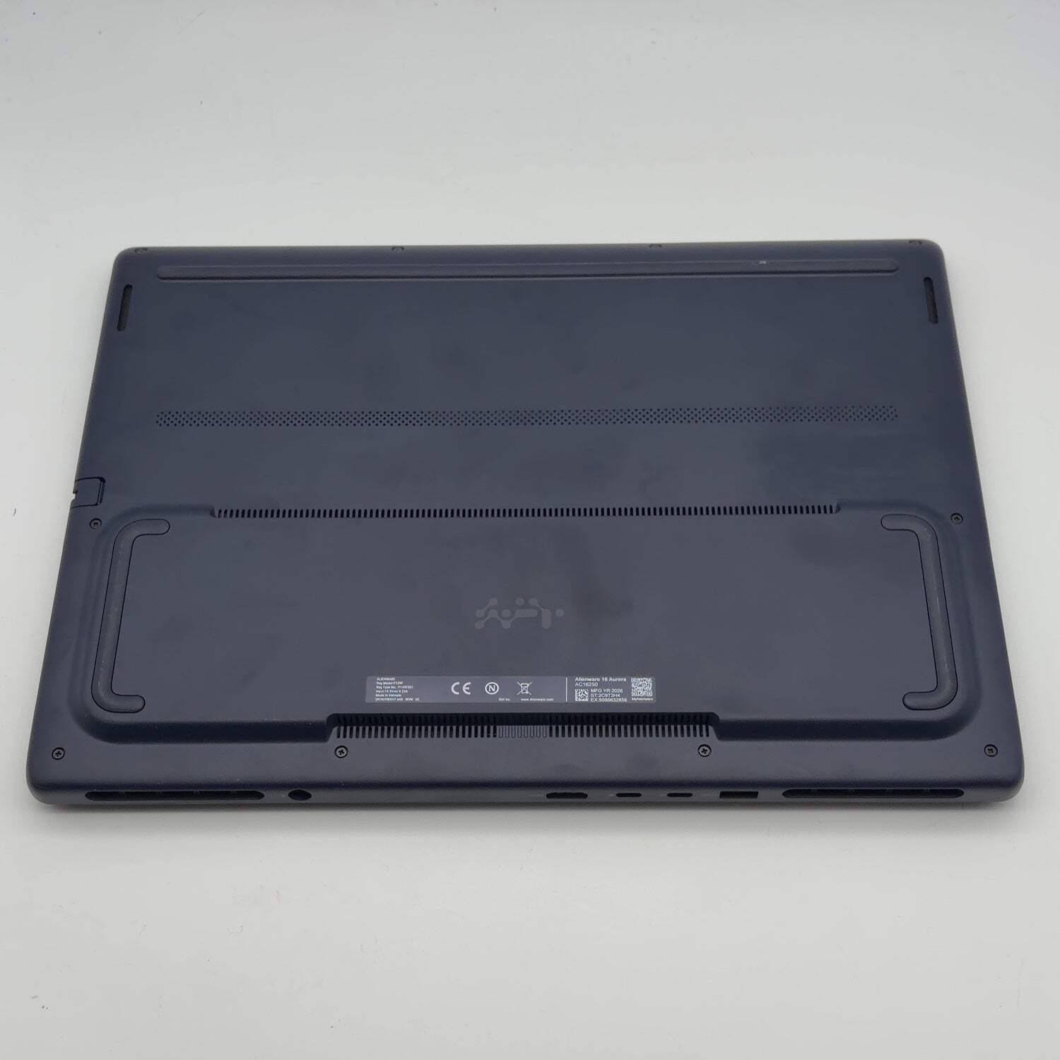 Alienware 16 Aurora AC16250 16″ Core 7 240H 2.5GHz 16GB RAM 1TB SSD RTX 5050