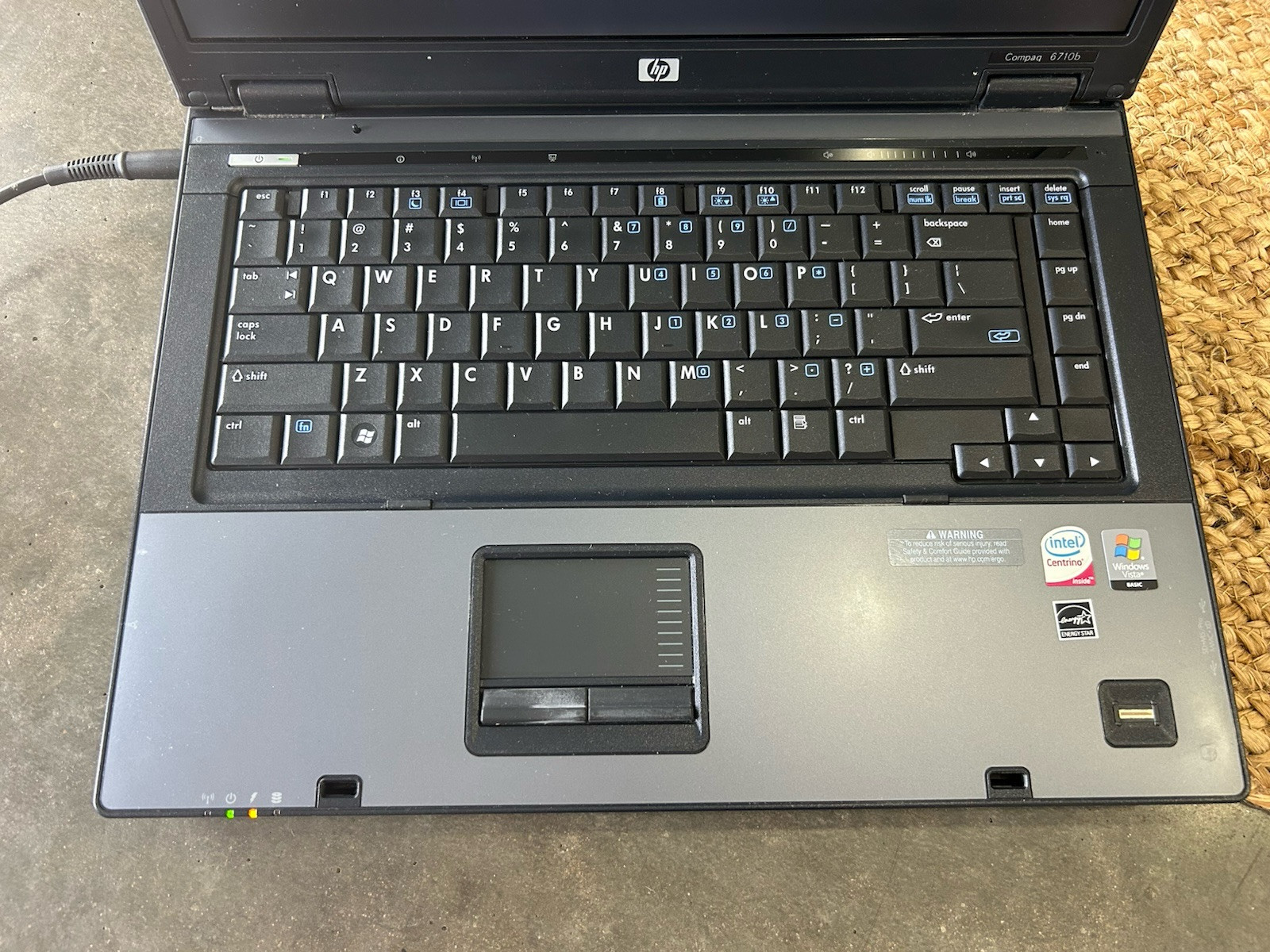 HP Compaq 6710b Laptop For Parts As Is Turns On No Cord Retro
