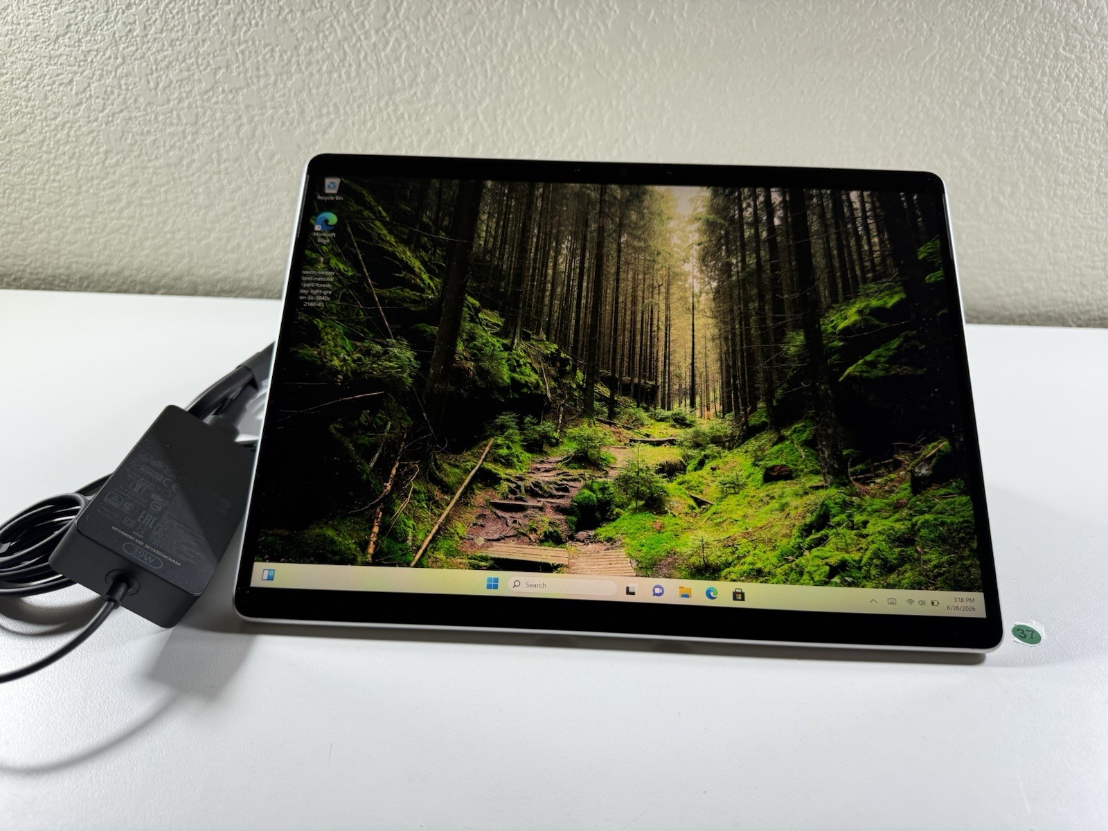 Microsoft Surface Pro 8 (1982) i5-1145G7 – 16GB RAM – 256GB 120Hz – Win 11 Pro