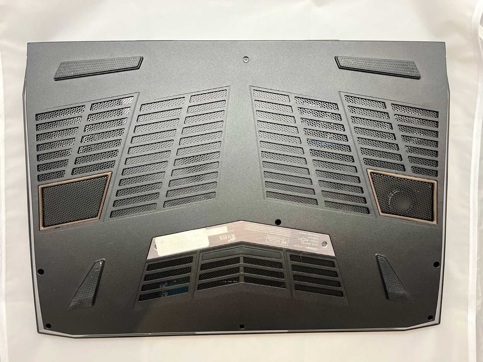 Origin Laptop EON17SLX 1080P GSYNC 17.3 – Black color