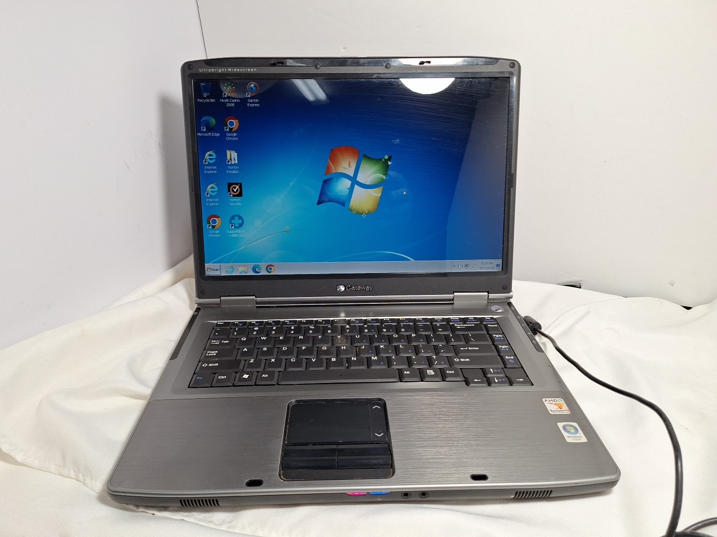 Gateway Laptop MA3 MT6452 AMD Turion 64 1.60GHz 1GB Ram 15.3″ Windows 7 Premium