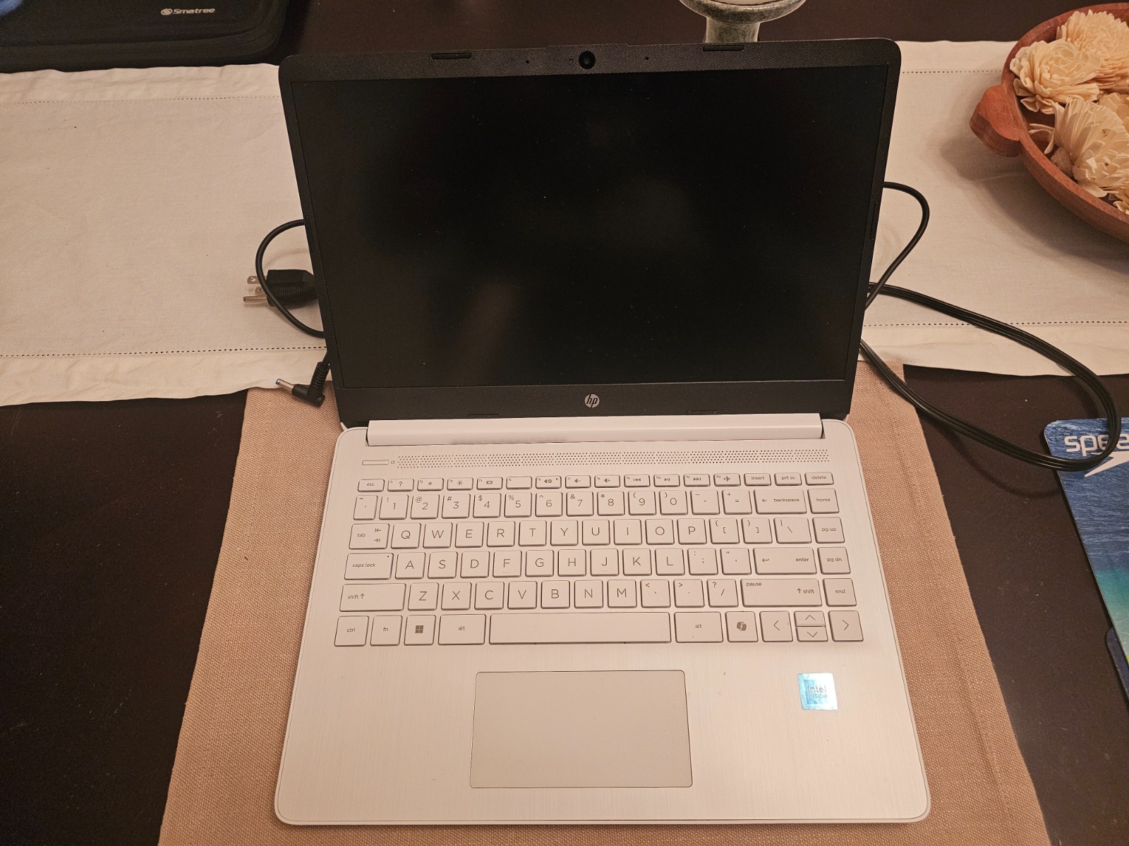 HP 14-dq3000dx Laptop Needs a Screen