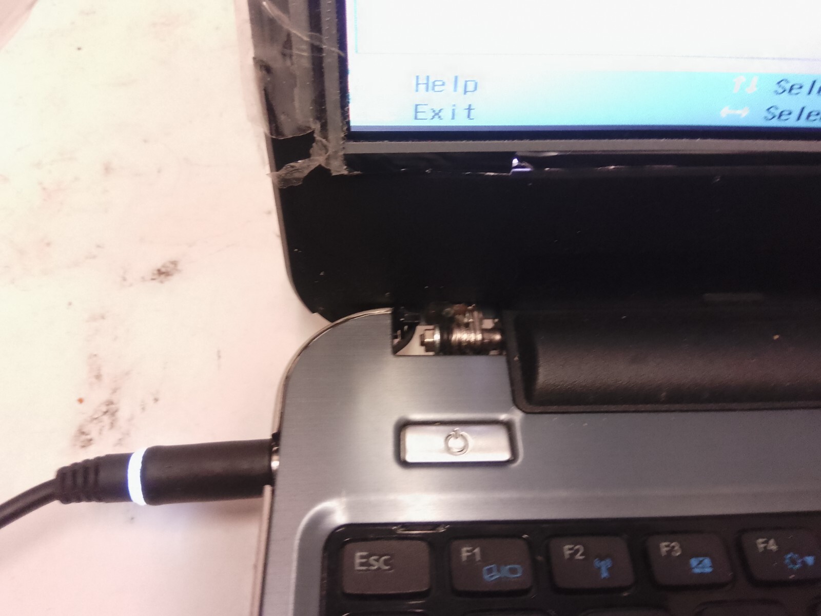 Dell Inspiron 5535 15.6″ Laptop AMD A8-5545M @ 1.70GHz 4GB Ram no HDD