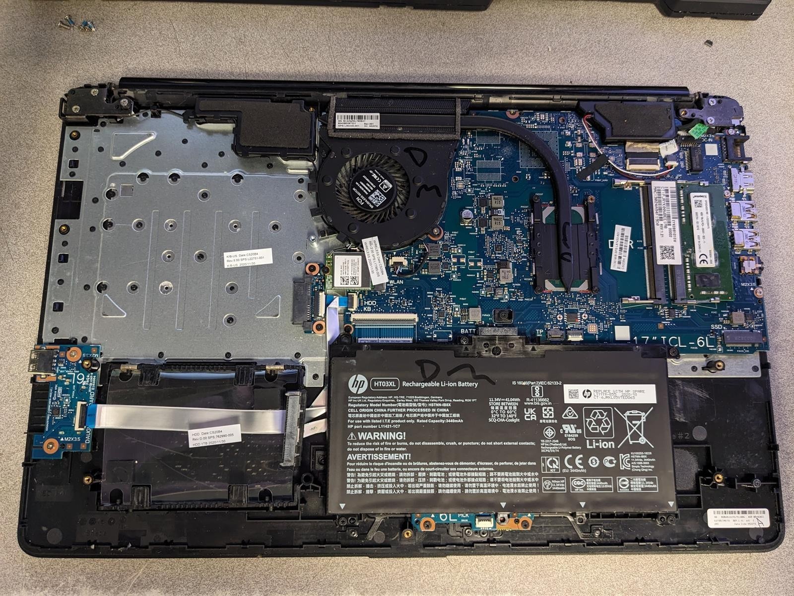 HP 17-BY3635CL i3-1005G1 @ 1.20GHz, 4GB RAM, NO HDD/OS