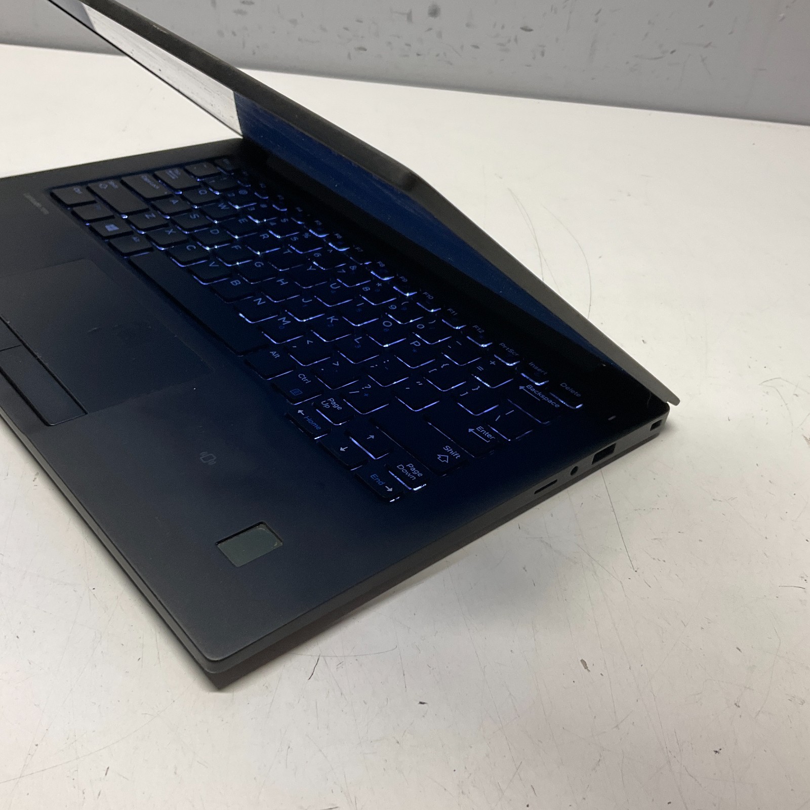 14″ Dell Latitude 7370 Laptop m7-6y75 1.20GHz 16GB RAM 256GB SSD Windows 10 Pro