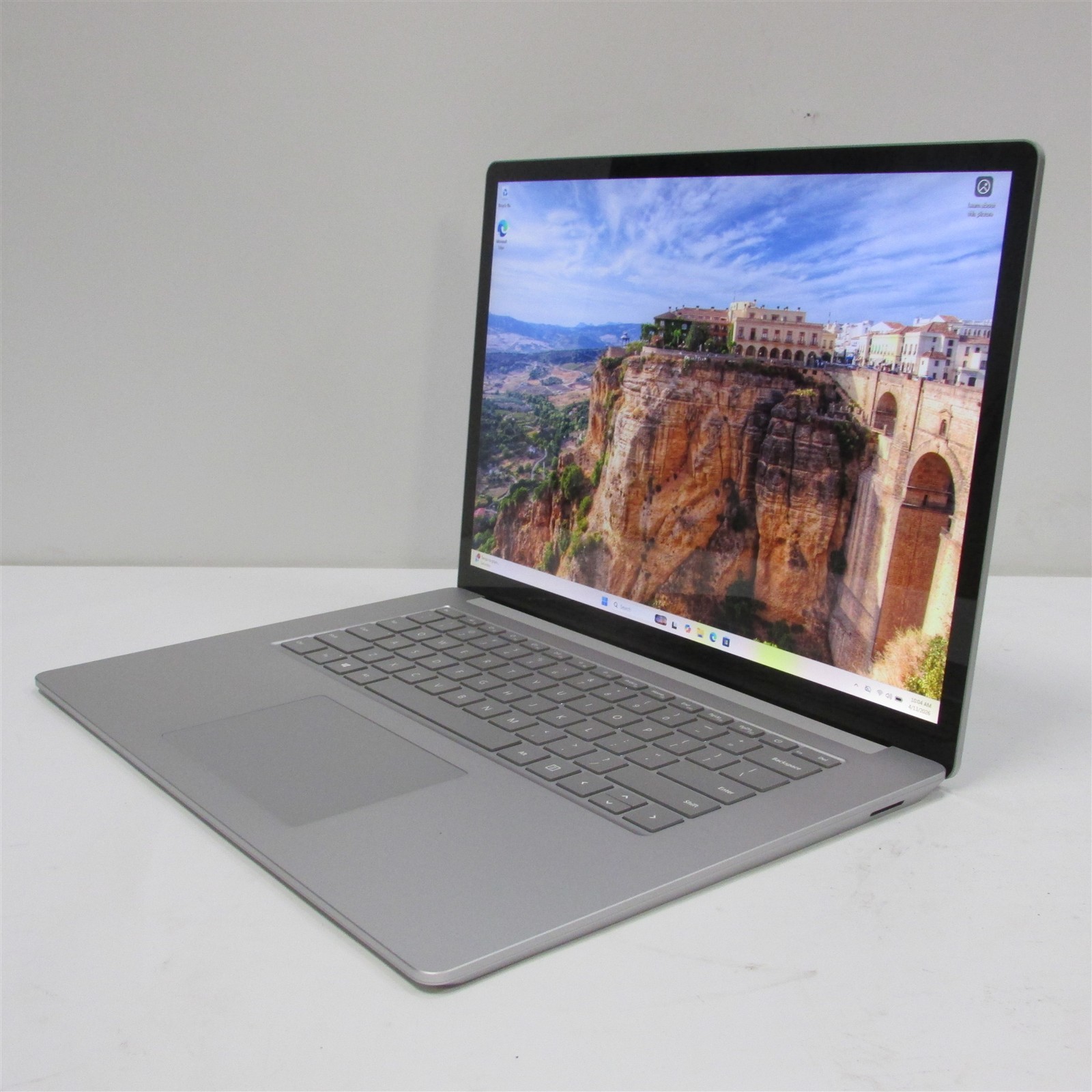 Microsoft Surface Laptop 4 1979 i7-1185G7 3.0GHz 16GB RAM 256GB 15″ W11Pro DENT