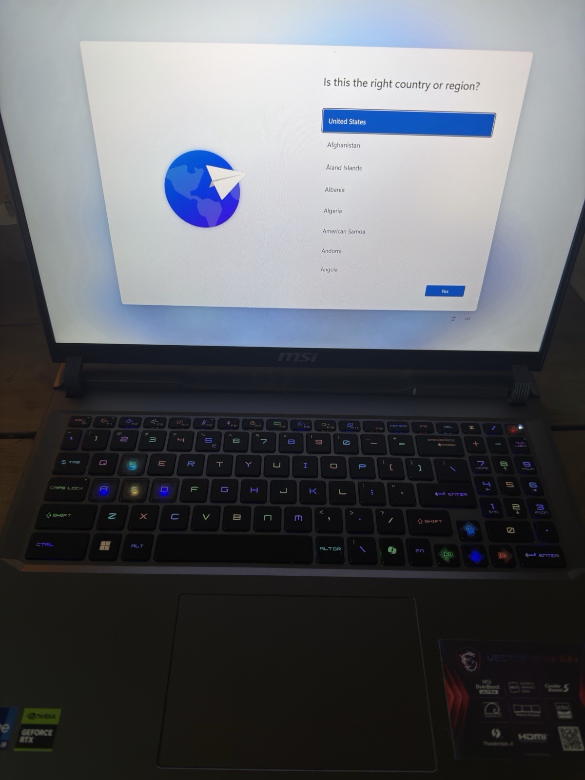 MSI Vector 16HX, 16″, NVIDIA RTX GEFORCE 4090, 32GB, 2 TB SSD – 4090 laptop