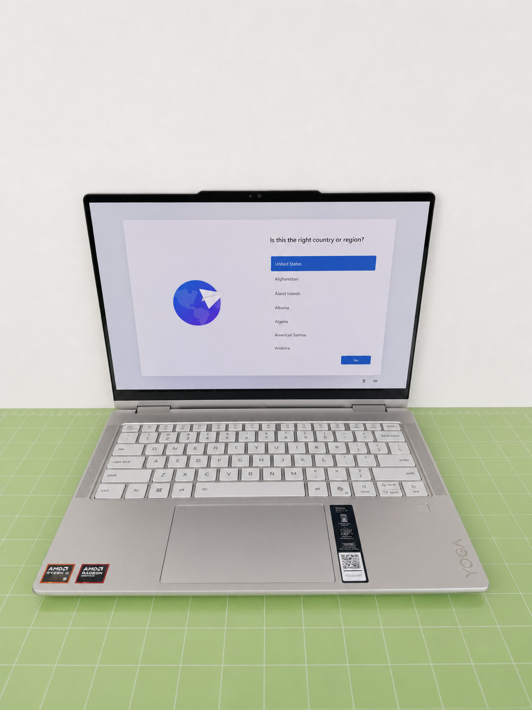 Lenovo – Yoga 7 14″ 2K OLED Touchscreen AMD Ryzen AI 5 340 16GB RAM 512GB SSD