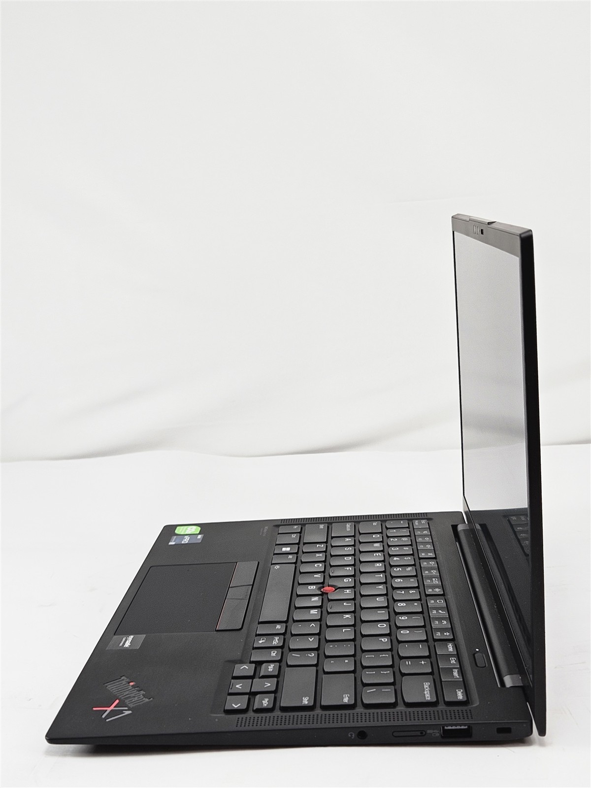 Lenovo ThinkPad X1 Carbon Gen 10 Intel Core i7-1265U 16GB 256GB SSD 14″ WUXGA