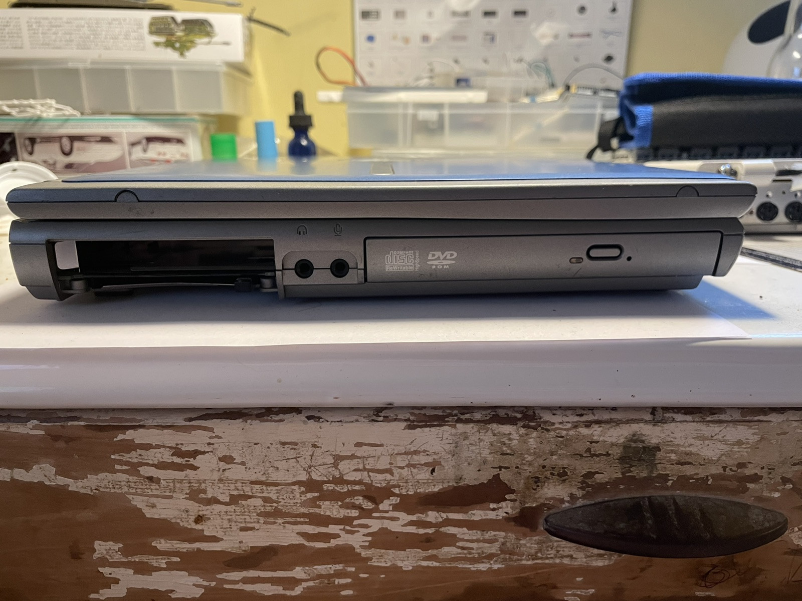Dell Inspiron 5100 PP07L 14″ 512mb Ram Pentium 4 2.4 Ghz ATI Radeon 7500 NO HDD