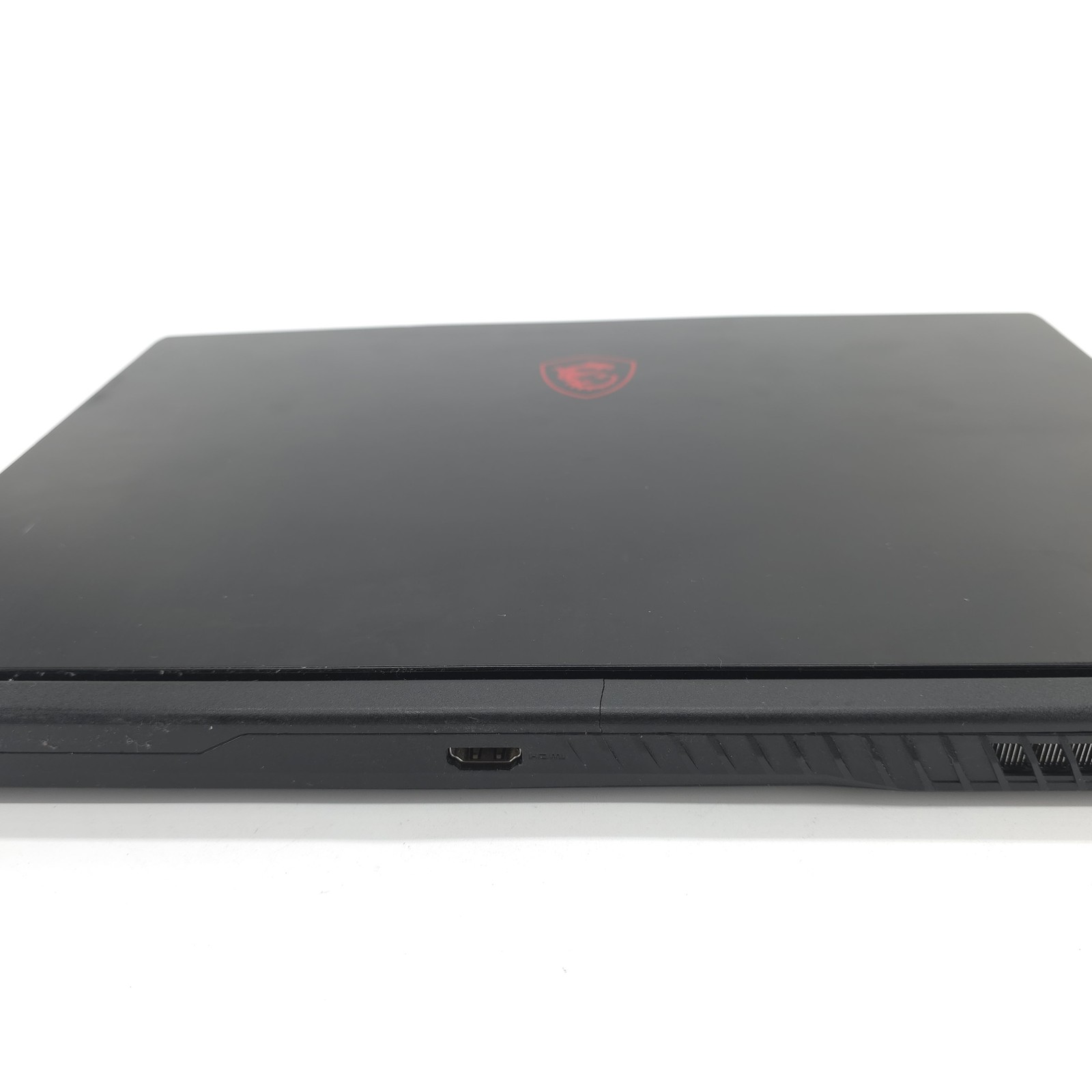 MSI GF63 Thin 10SC 15.6″, 256GB SSD, 2.5GHz i5-10300H 32GB GTX 1650, Bad LCD