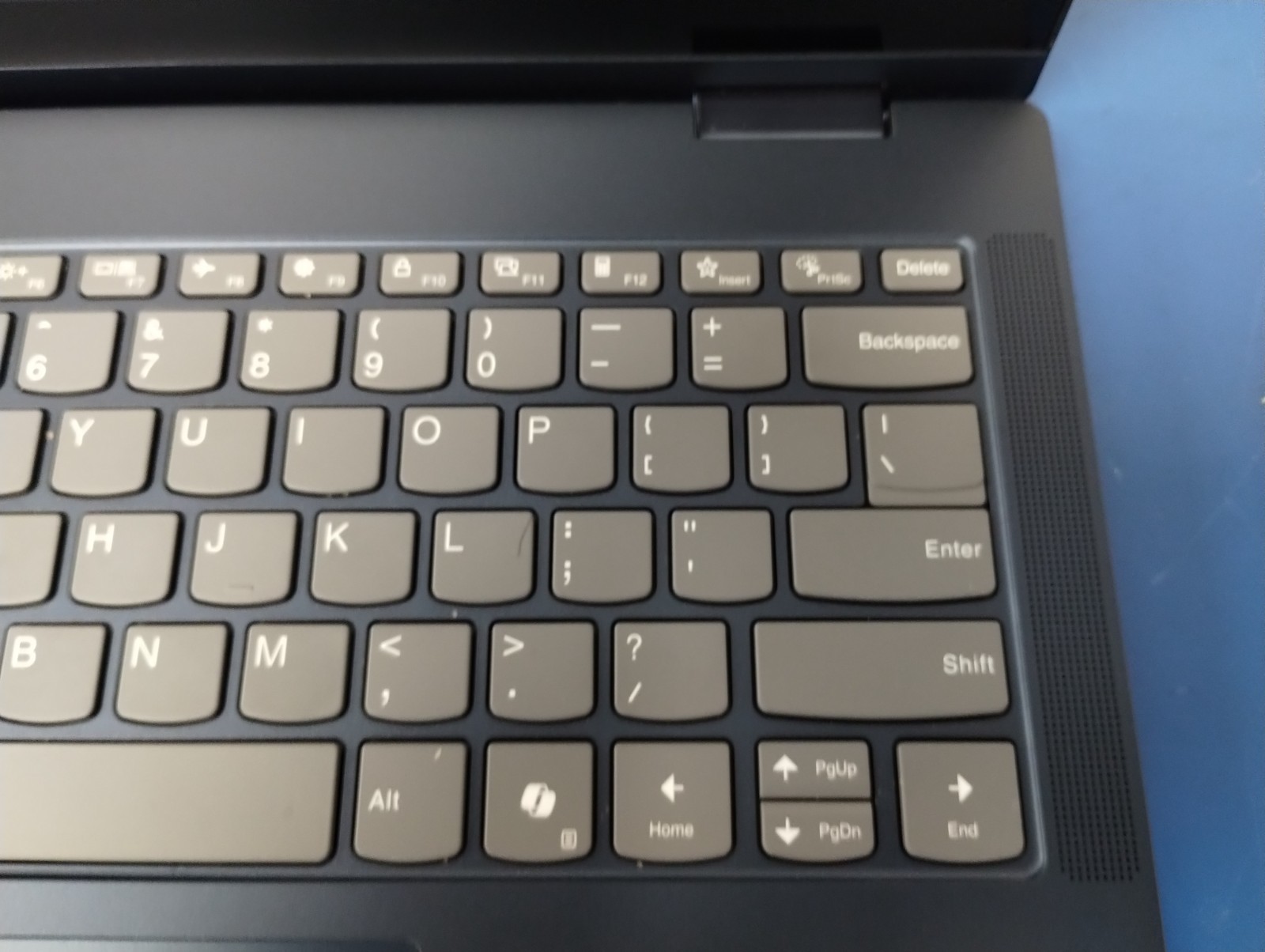 LENOVO IdeaPad 5 2-in-1 14AKP10 AMD Ryzen AI 7 350, 2.00 GHz 16 GB RAM 1 TB NVMe