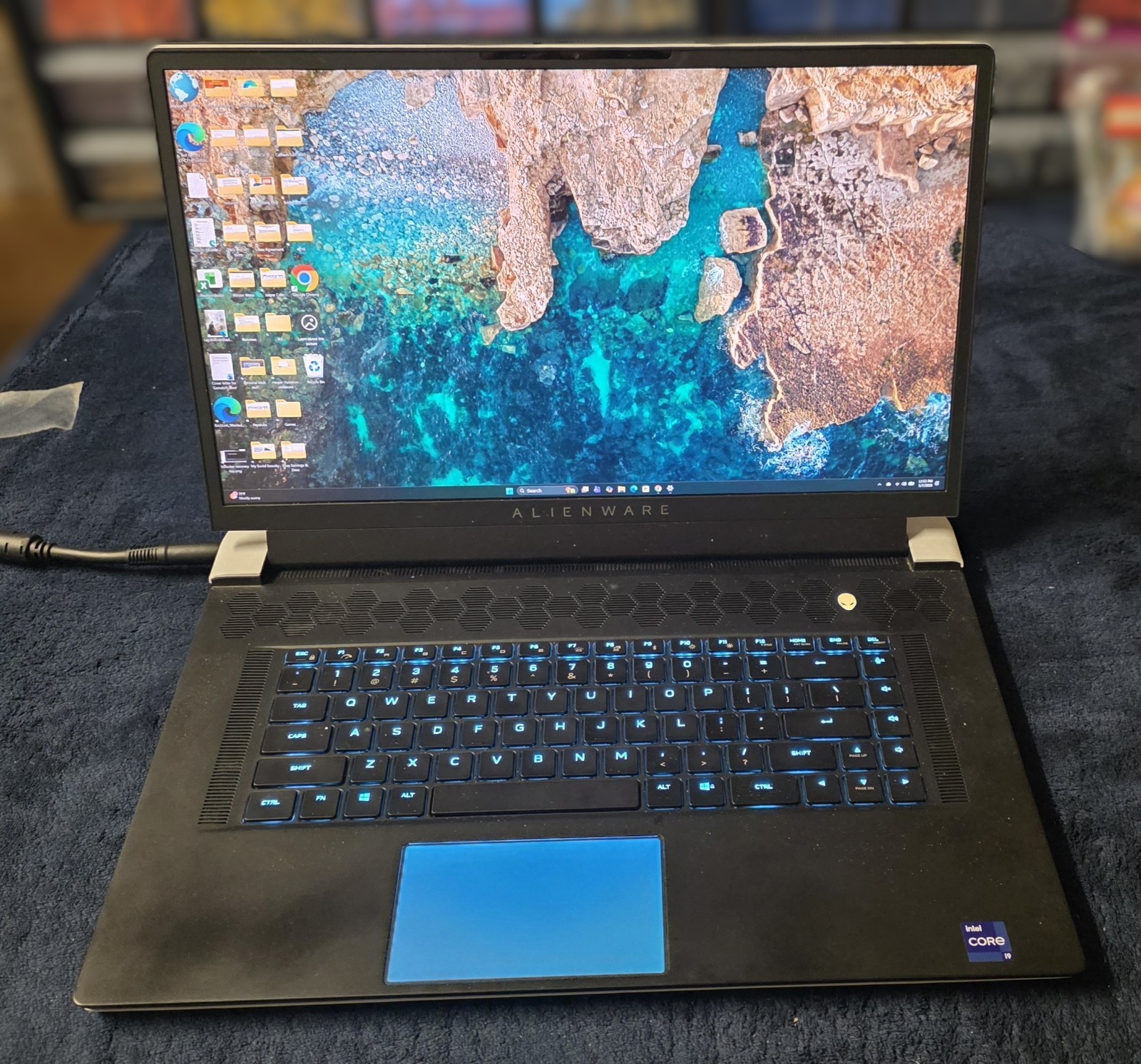 Alienware x17 R1 i9-11980HK RTX 3080 64GB RAM 3.7TB SSD + Fans Case