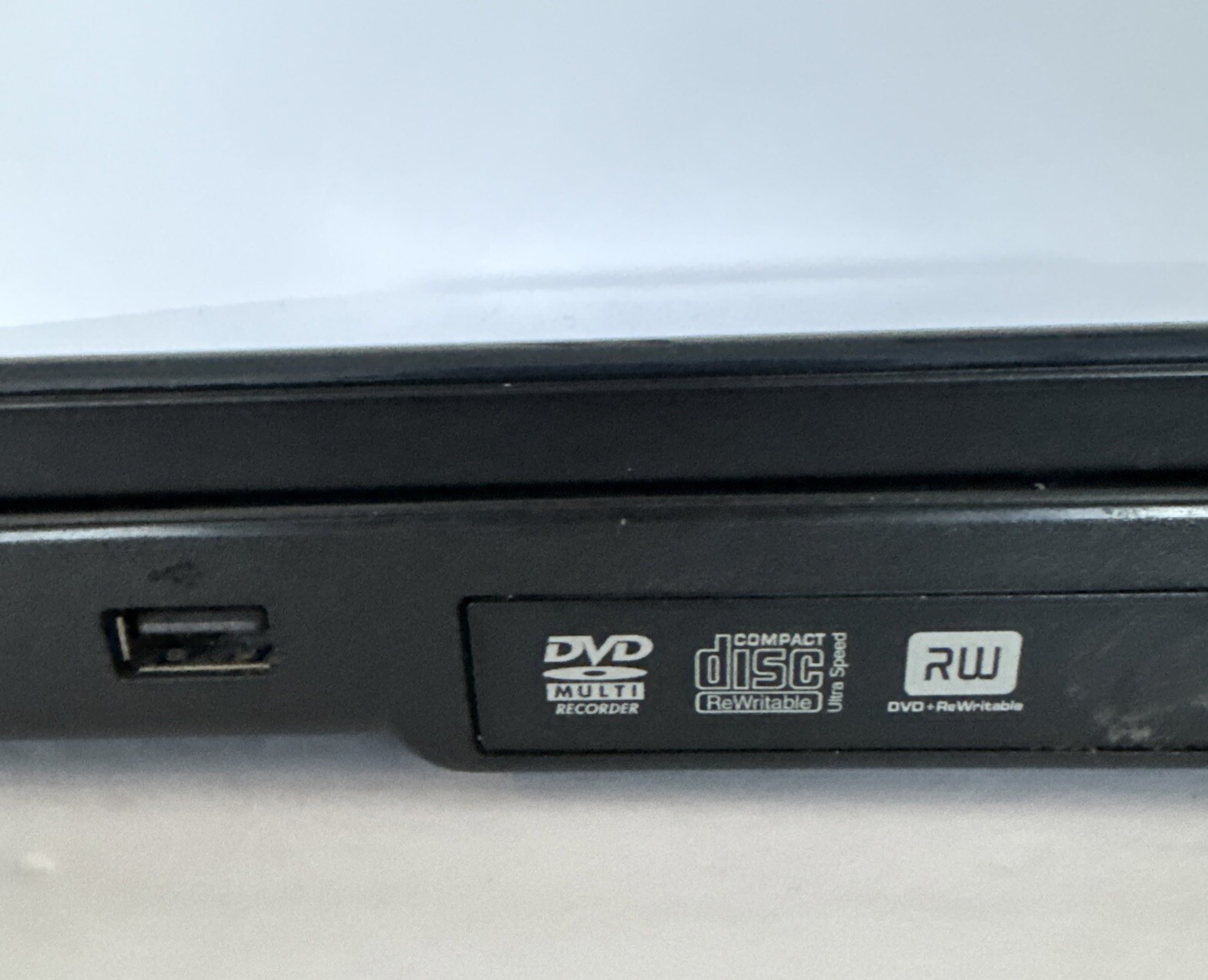 Toshiba Satellite Laptop PSLC8U-03701Q 3GB SDRAM 250GB Hard Drive Read