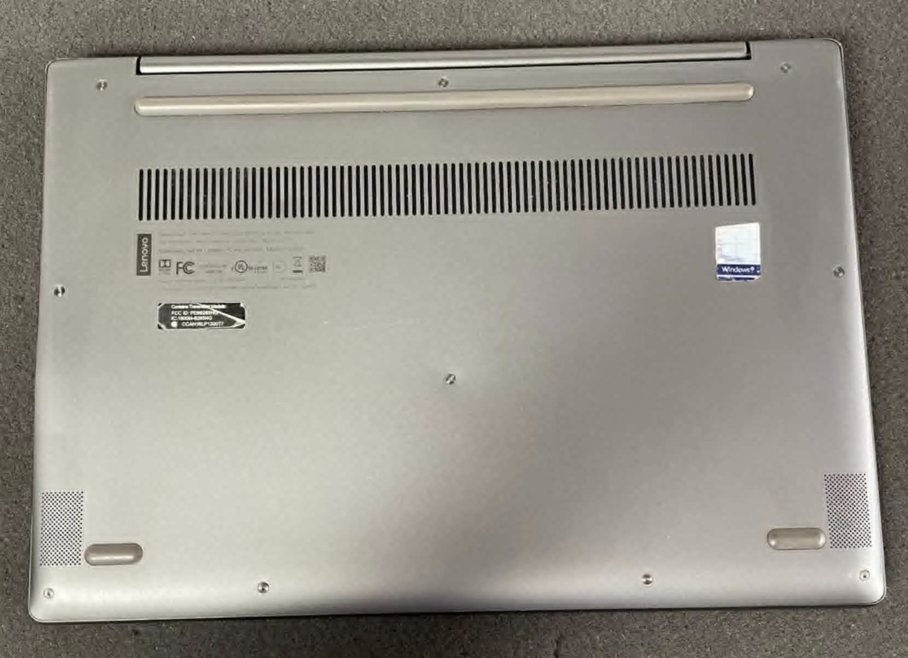 Lenovo IdeaPad 720s 720-13IKB 13.3″ – i7-8550U 1.8GHz 8GB RAM No HD/OS