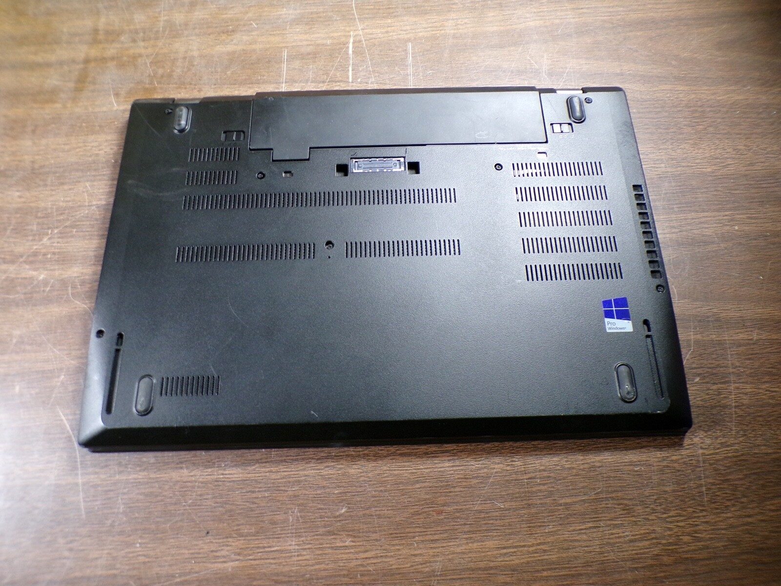 THINKPAD LENOVO T570 INTEL CORE i5-6300U 2.40GHZ 4GB RAM **NO HD/ NO CADDIE