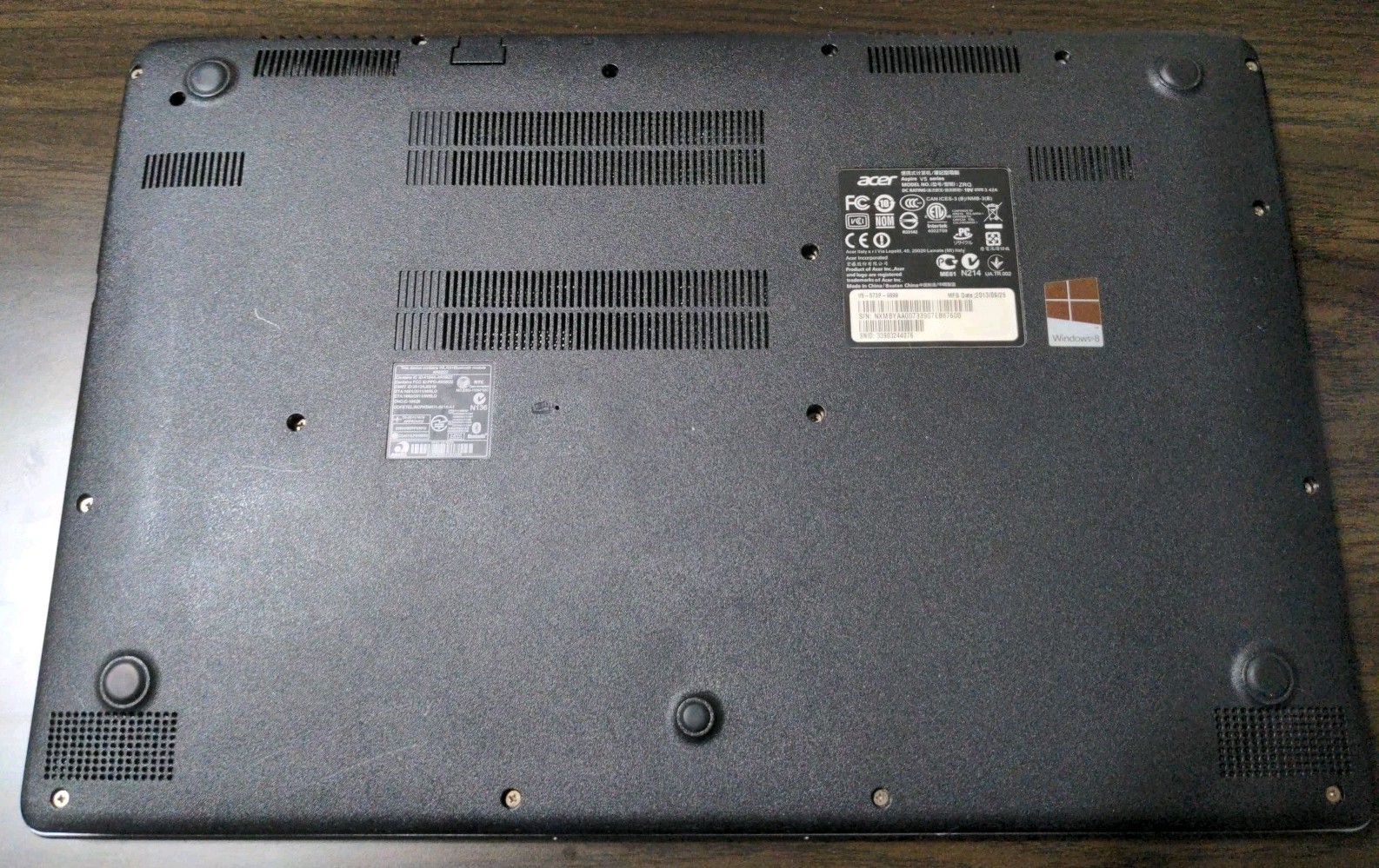 Acer Aspire V5-573P-9899 15.6in. Intel Core i7, 1.8GHz) Laptop (See Description)