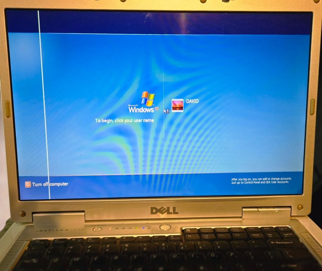 Dell Inspiron E1505 15.4″ Laptop Intel Core 2 1.66 GHz W/ 1GB Ram, No HD..WORKS