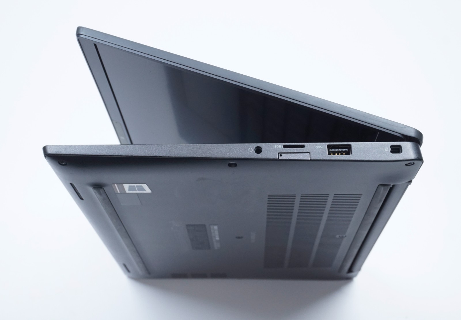 Dell Latitude 7400 14″ Intel Core i7-8665U @1.90GHz 8GB RAM (No SSD)