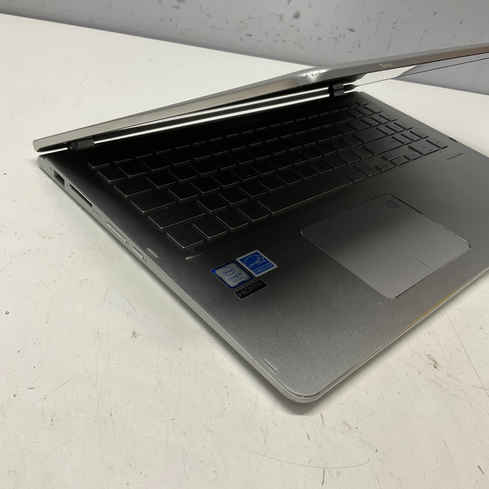 ASUS Q505UAR | INTEL CORE I5-8250U @ 1.60 GHz 1TB HDD 12GB Windows 11 Pro Laptop