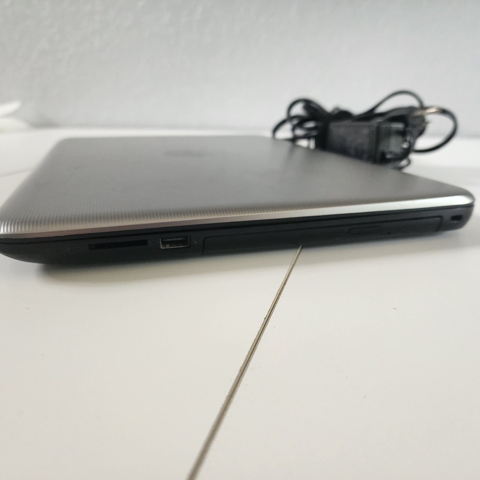 HP Notebook TPN-C125 Intel Core i7-7500U 8GB RAM 250GB SSD Touchscreen Win 10