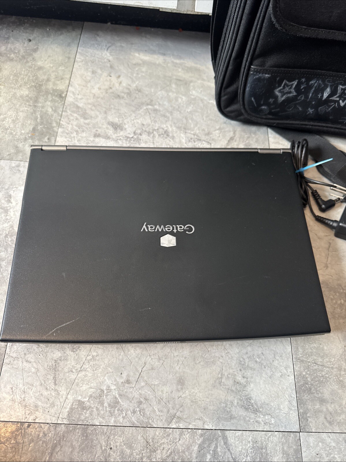 Gateway W340UI 14″ Laptop • Pentium Dual-Core 1.6GHZ 2.0G RAM No Os