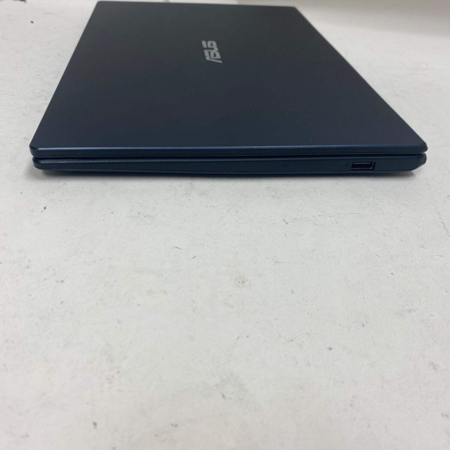 Asus Vivobook Go 14 E410K 14″ Pentium Silver N6000 1.1GHz 4GB RAM 128GB SSD