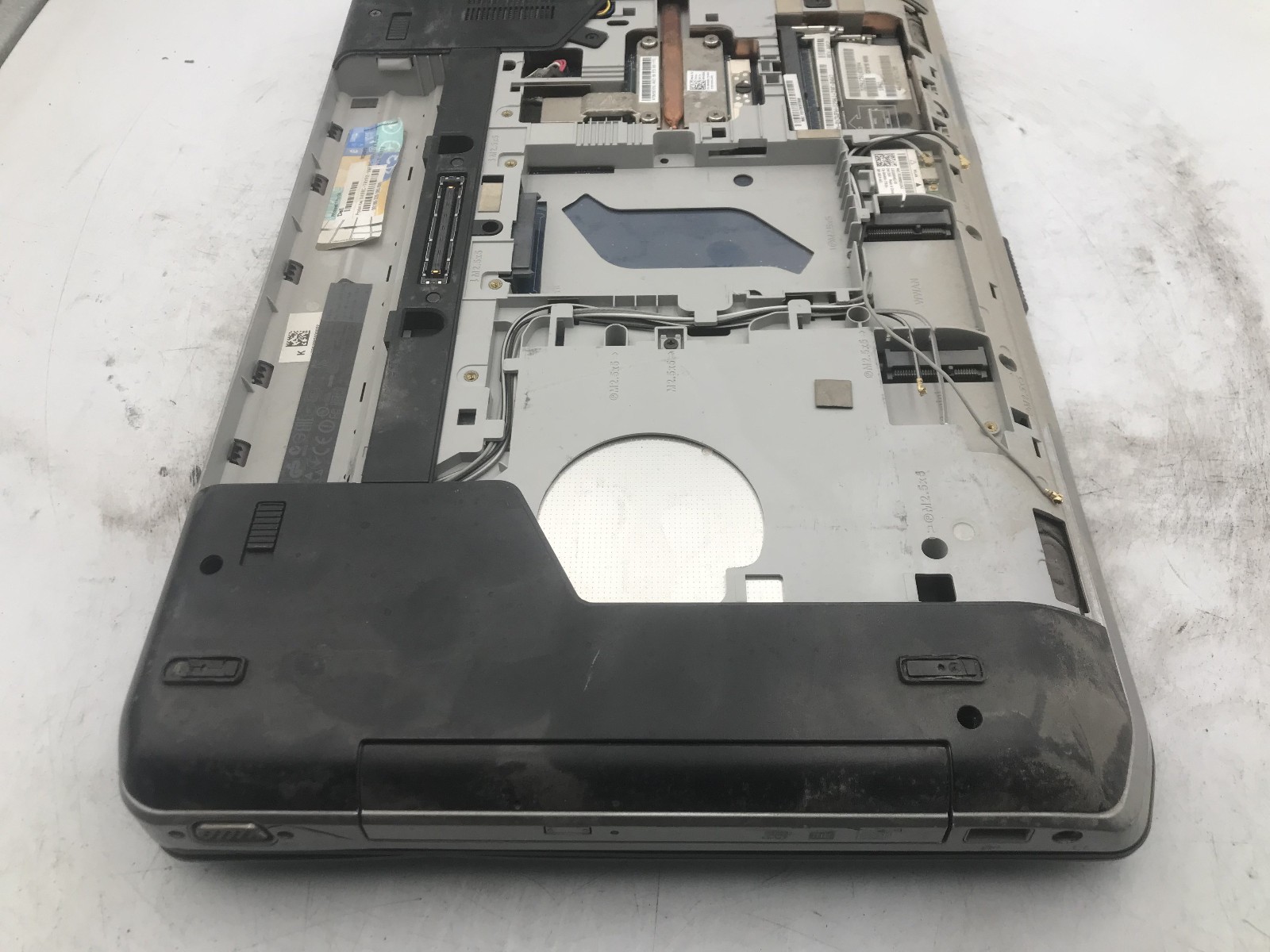 DELL LATITUDE E5530 – BOOTS TO BIOS – INTEL I3 3110M – NO RAM – 15″ – READ – BB