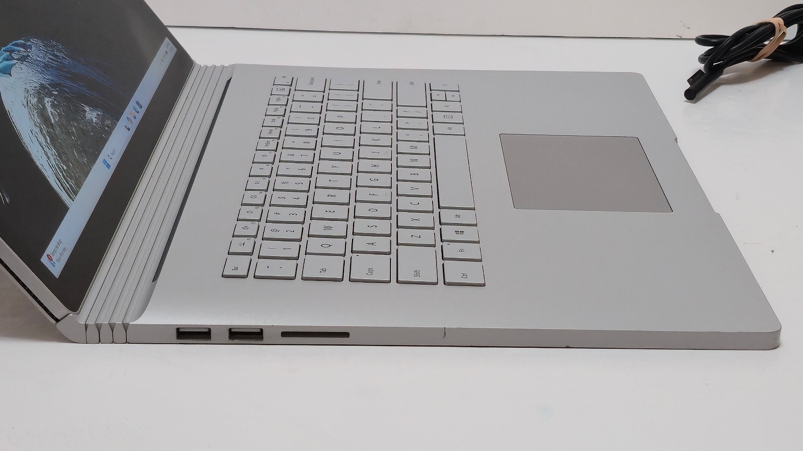 Surface Book 3 15″ (1899) i7-1065G7 32GB RAM 1TB SSD GTX 1660 GPU 6GB GDDR6