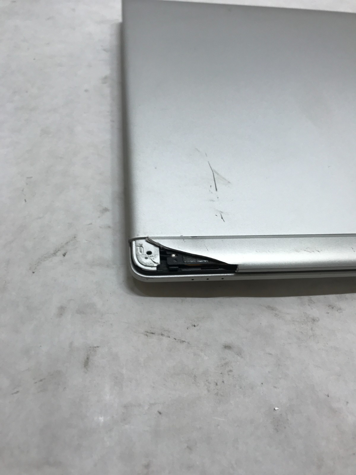 HP EliteBook 745 G6 14″ Ryzen 5 PRO 3500U 4GB RAM 250GB SSD WIN 11 C-Grade – DW