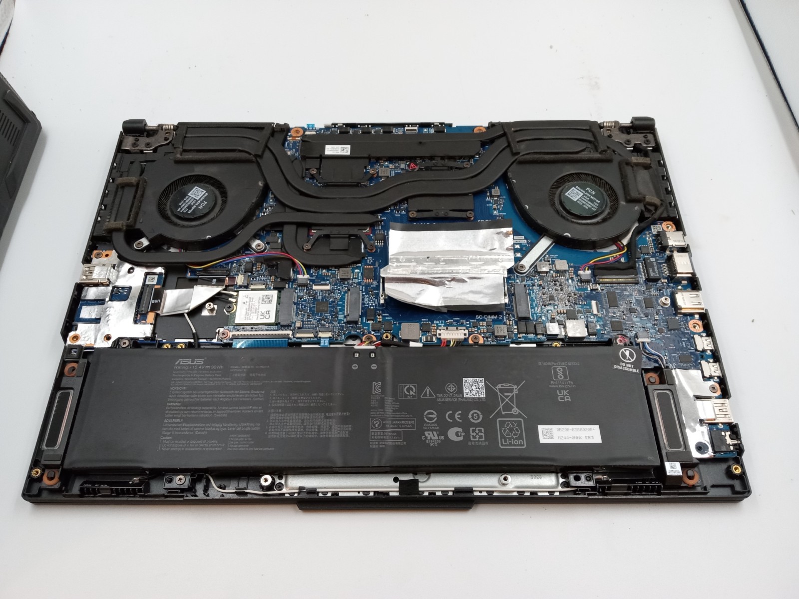Asus TUF Gaming A16 FA617NS 15.6″ AMD Ryzen 7 7735HS Radeon RX 7600S BOOTS READ