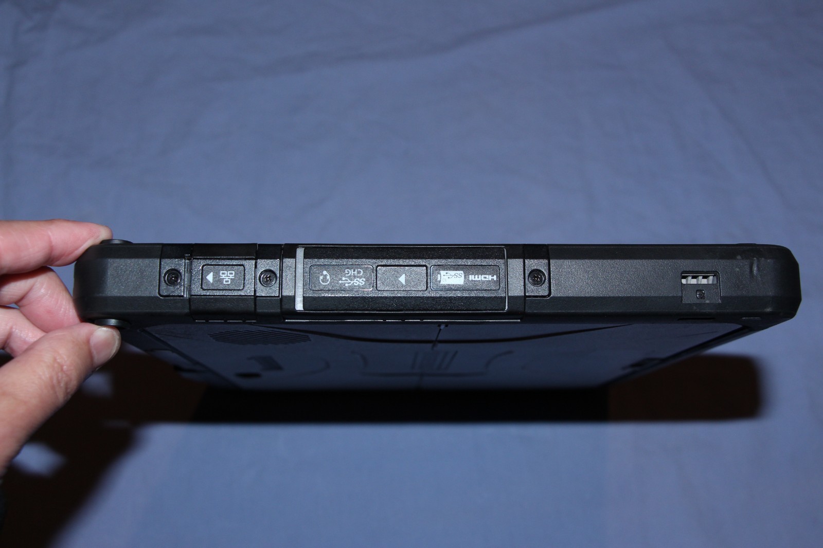 Panasonic Toughbook CF-33 MK2 i7-10810U 16GB/512GB/GPS/4G LTE/Serial/Keyboard