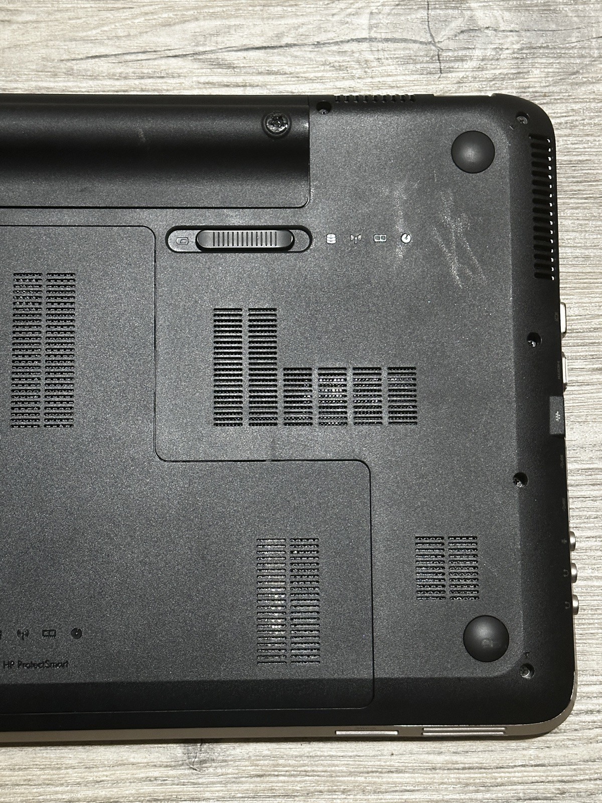 HP PAVILION DV7 AMD A6-3400M APU RADEON HD GRAPHICS 1.40GHz WIN7 8GB RAM 680GBHD