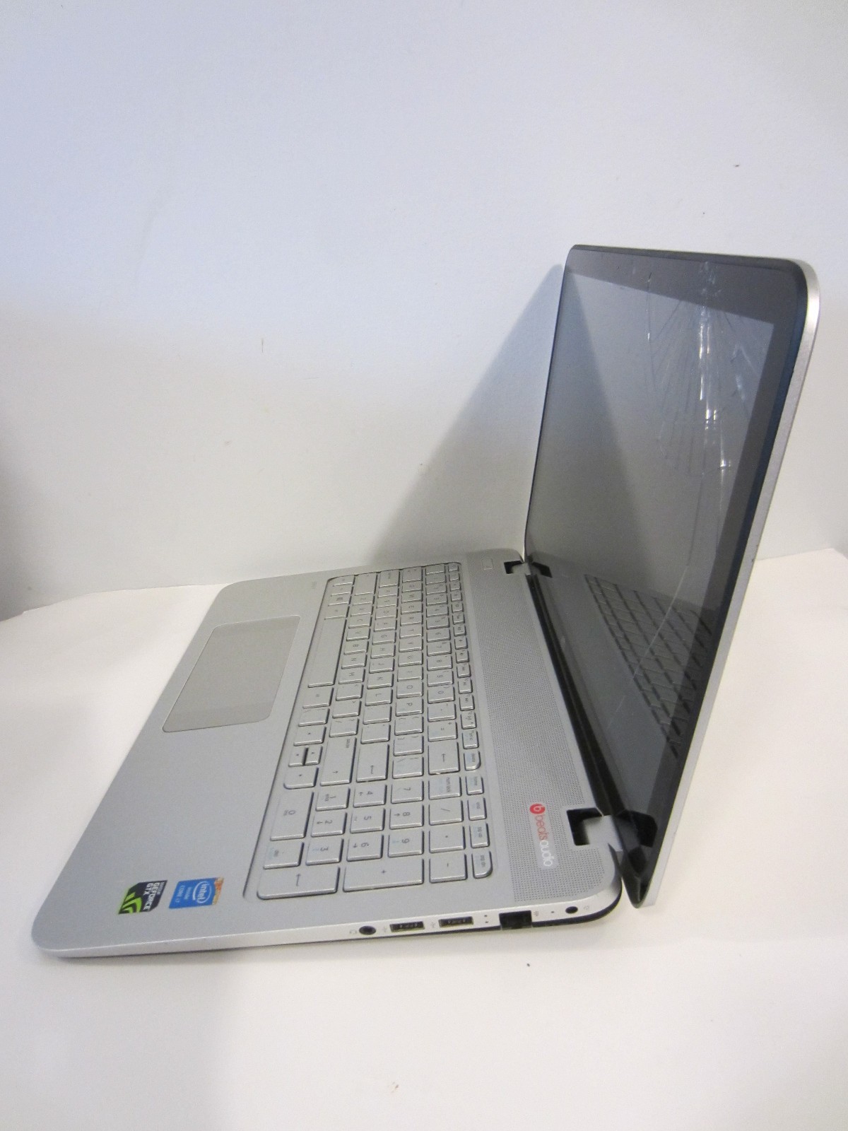 HP ENVY 15-Q178CA 15.6″ Intel i7-4712HQ 2.3GHz NVIDIA GTX 850M Beats AS-IS Parts
