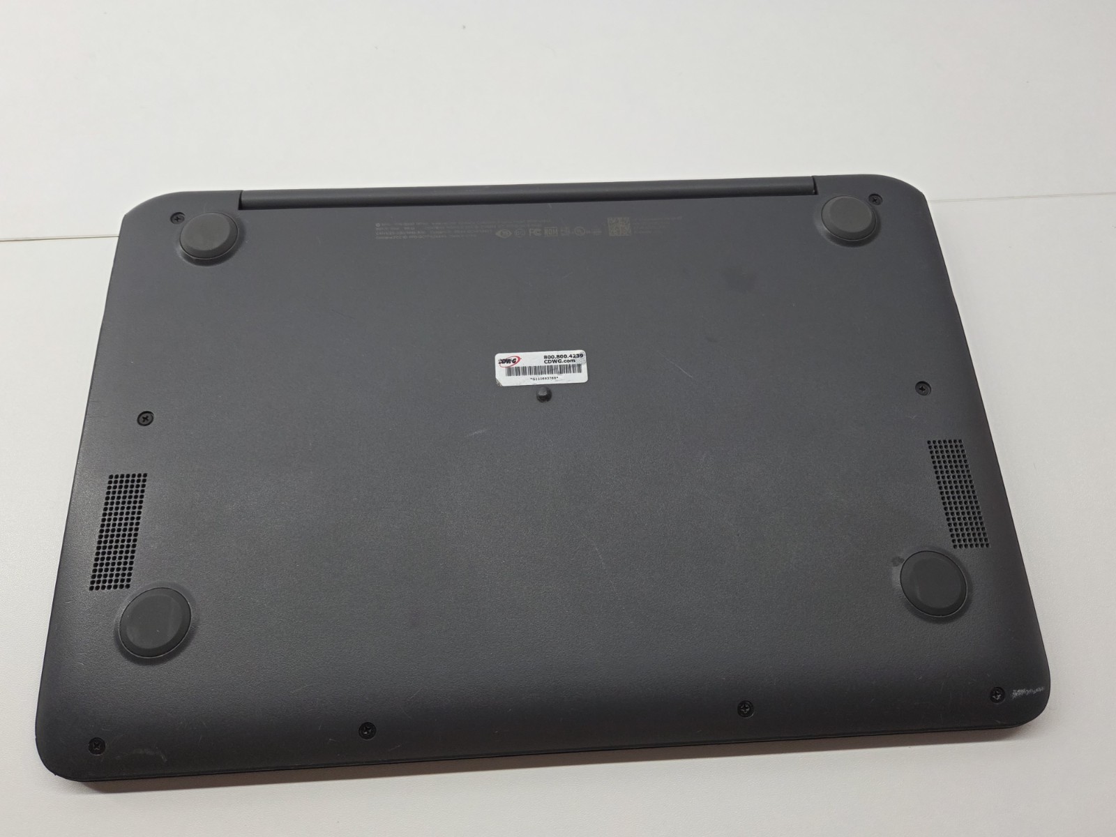 Hp TPN Q220 Chromebook – Locked – Works – No Charger Included
