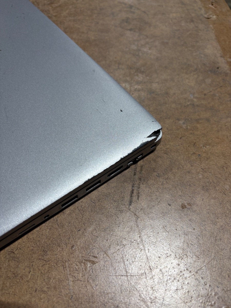 Dell Latitude 5520 15.6″ FHD i5-1145G7 16GB 256GB SSD No Charger/OS READ