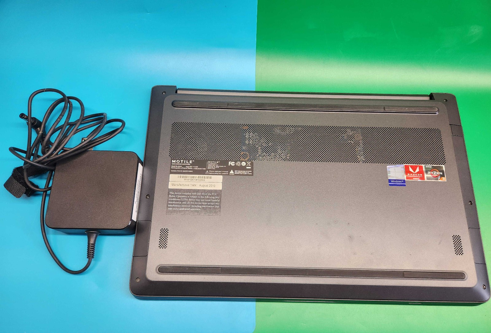 MOTILE M141 14″ Laptop – AMD Ryzen 3 3200U 4GB RAM 128GB SSD WIN10 – New Battery