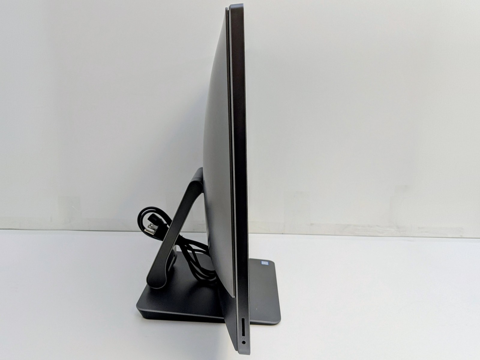 Dell Precision 5720 AIO 27″ UHD 4K Touch I7-7700 512GB 16GB W11P RX 470 *READ*