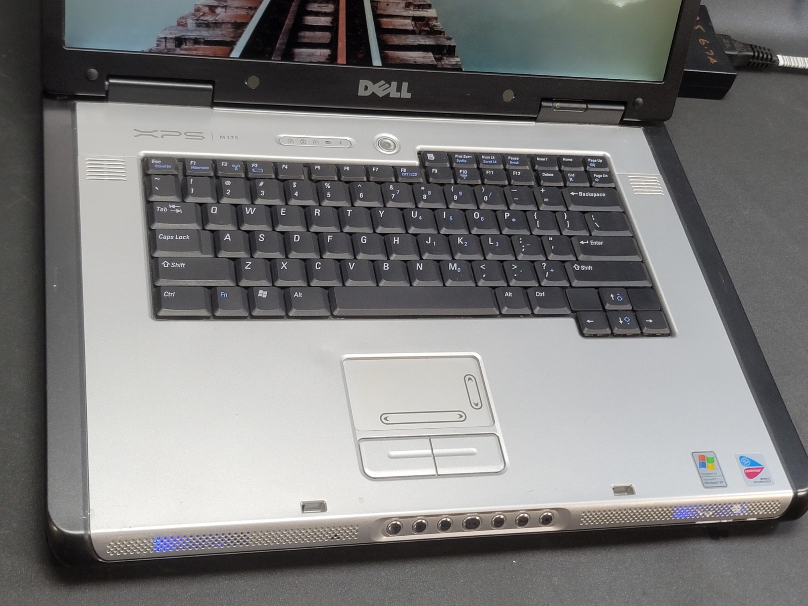 Dell Linux Ubuntu PP14L with Power Adapter PA-13 NEEDS NEW SCREEN