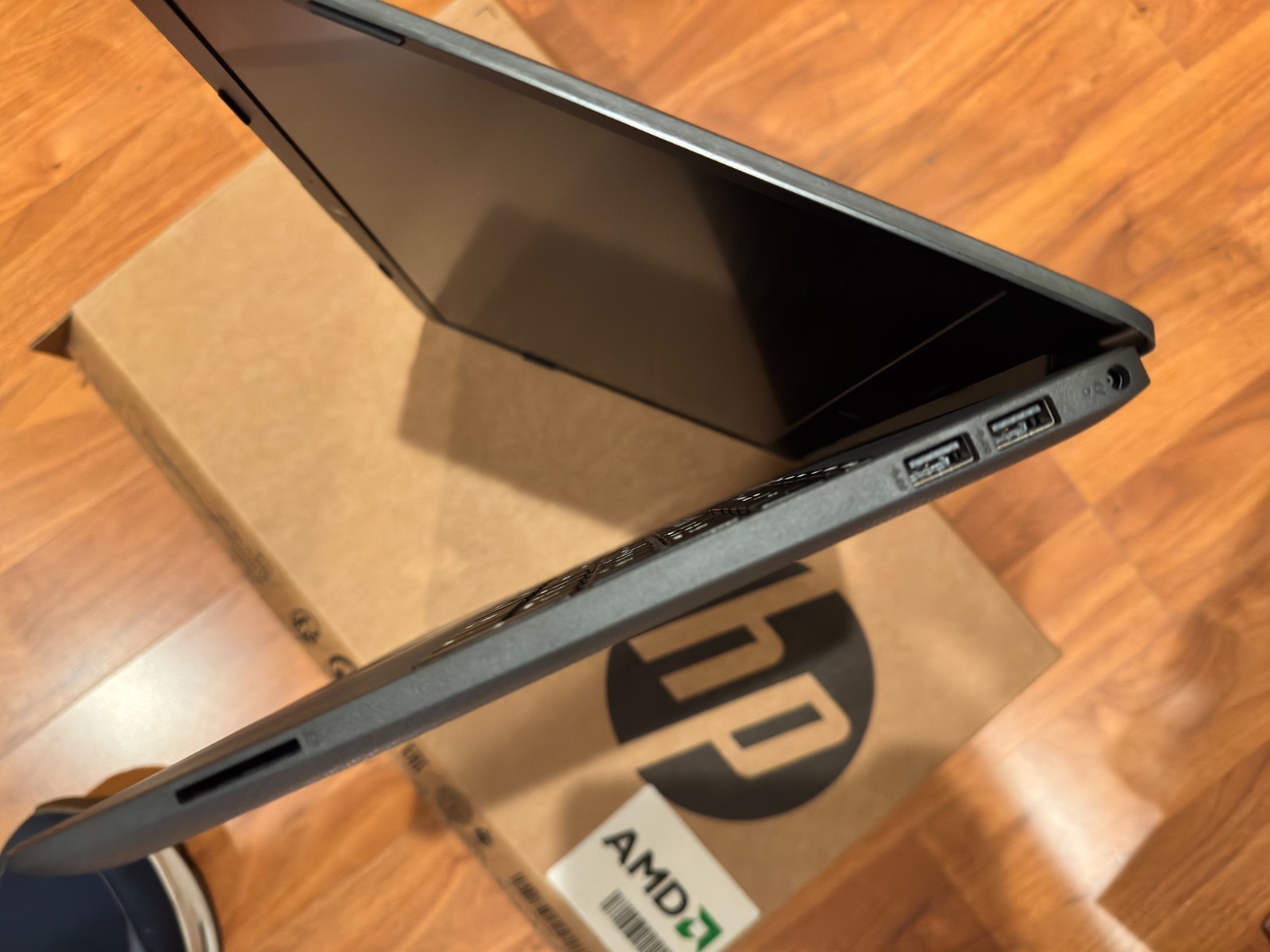 HP Laptop 255 G8, Ryzen 5 3500U, 8GB RAM 256 GB SSD Windows 10 Pro (2Q0G7UT)