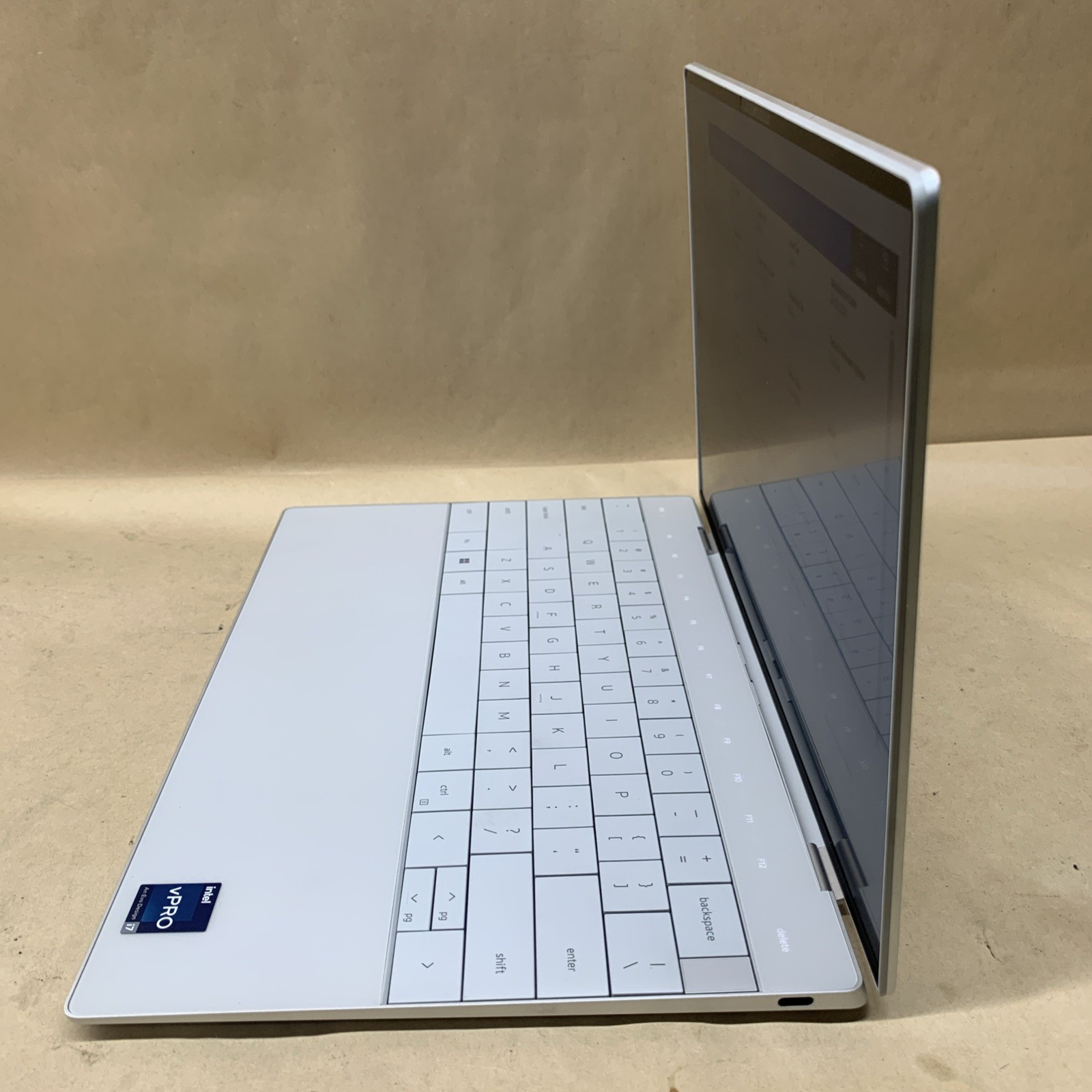Dell XPS 9320, Intel Core i7-1370P @ 1.90GHz, 16GB RAM, No SSD/OS, No Charger
