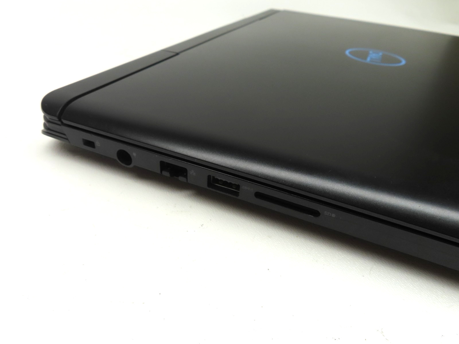 Dell G7 7588 15.6″ Intel i7-8750H 2.20GHz 8GB RAM 256GB SSD GTX 1060