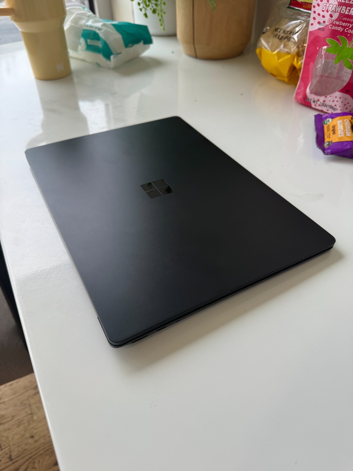 Microsoft Surface Laptop 2 13.5 inch (256GB, Intel Core i5 8th Gen., 1.60GHz,…