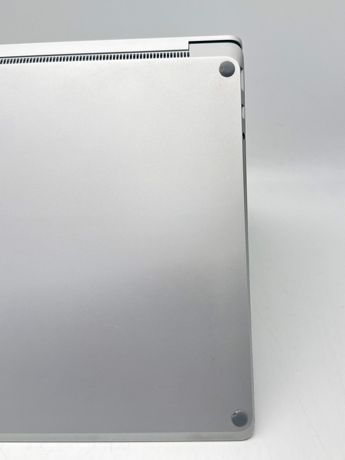 Microsoft Surface Laptop 2 1769 Core i5 8GB 256GB Platinum – Service Battery