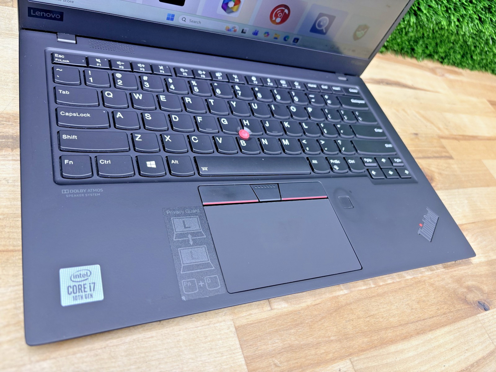 Lenovo ThinkPad x1 Carbon 7 Intel i7-10th Gen 1.90GHz 16GB RAM 256GB SSD W 11 P*