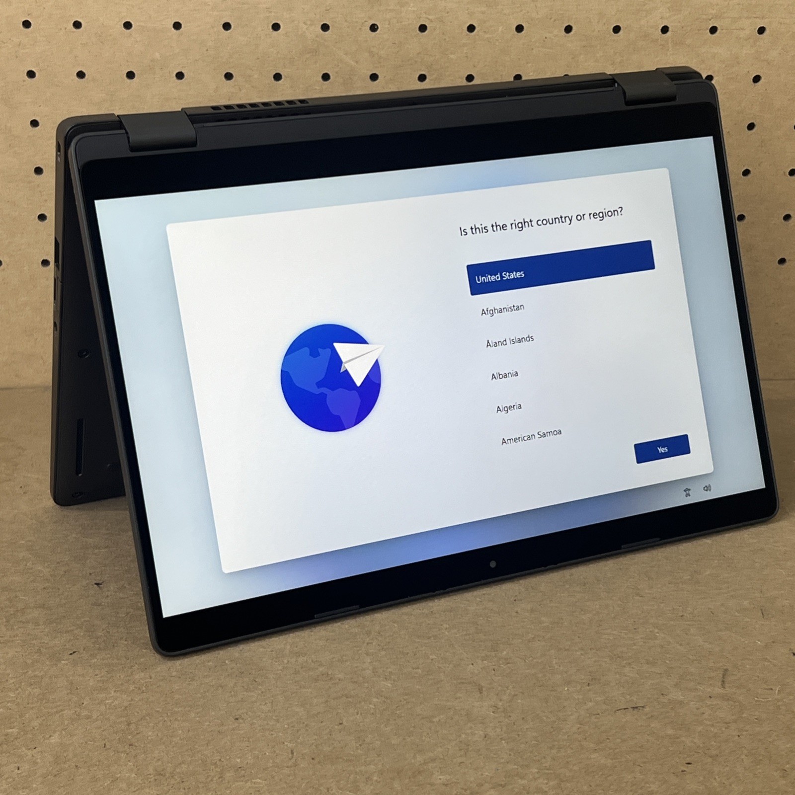 Dell Latitude 5300 2-in-1 i7-8665U 1.9GHz 32GB Ram 2TB SSD – Fair