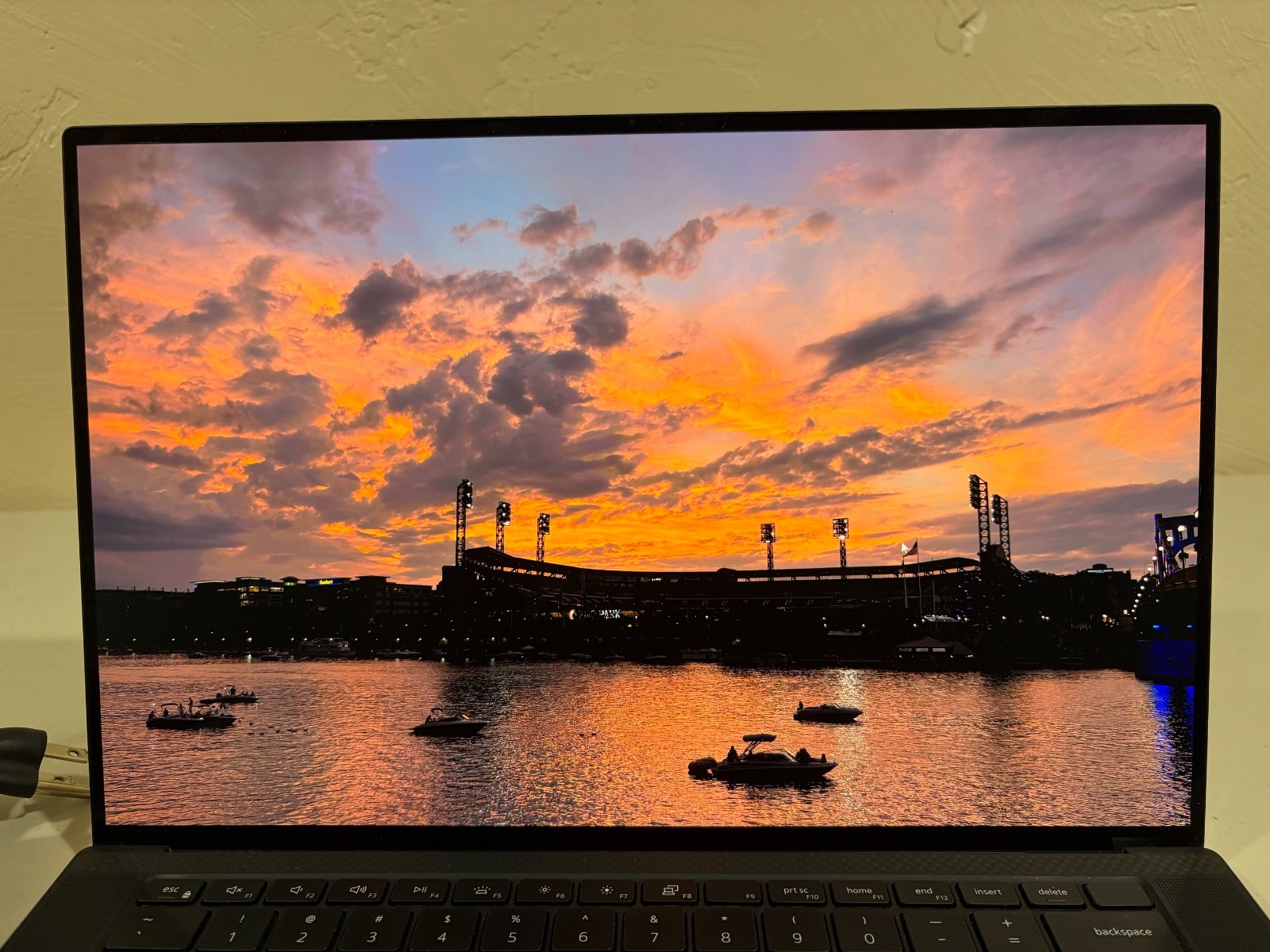 Dell XPS 15 9520 i7-12700H 32GB DDR5 1TB NVMe 3.5K OLED Touch New Battery 97%